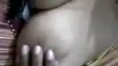 Mallu bhabhi Showing Her Boobs on Whastapp Cal