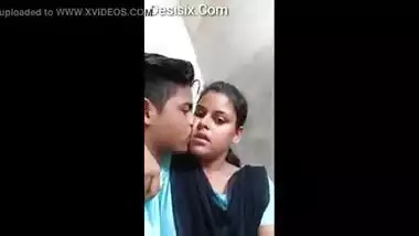 Desi college lovers hot kiss