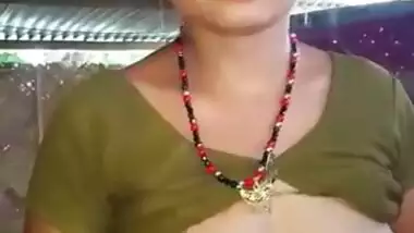 Beautyfull desi randi caught by police with clear audio