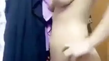 Pakistani Muslim girl showing her naked beauty