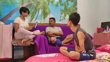 Brothers wait for their turn to lick and fuck sister's cunt in MMF