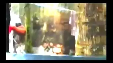 Mallu aunty’s outdoor bath video