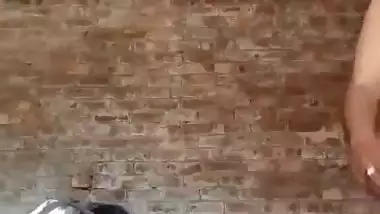 Old man fucks his wife hard in the desi xxx video