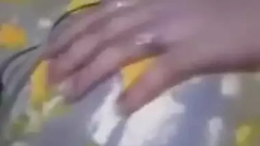 Today Exclusive- Horny Desi Girl Showing Her Boobs And Pussy