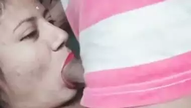 Desi lovers blowjob sex on cam for first-time