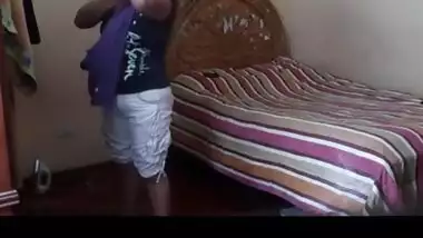 Mature indian aunty afterhower caught naked in bedroom