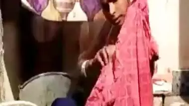 Pregnant Bhabhi nude bath video