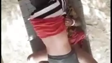 Naughty Desi wife and her lover caught daytime outdoor fuck, Desi mms sex