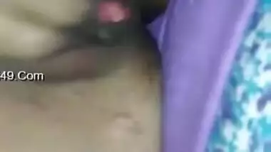Today Exclusive-cute Look Desi Girl Record Her Fingering Selfie