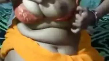 Horny Indian Bhabi Showing her Boobs and pussy