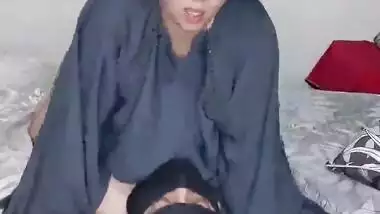 Pk sexy bhabi sucking her hubby’s dick