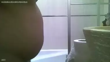 3 - Srilankan Tamil Indian Teenager taking her Shower 