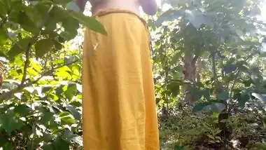 Indian Whore Outdoor Risky Public Sex In Field With Her Costumer