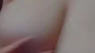 Islamabad model girl showing boobs