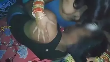 Bhabhi Ke Boyfriend Ne Pahle Bhabhi Ki Saree Kholi Phir Blouse Or Bra Khol Kar Bhabhi Ne Dudh Pilaya With Hindi Talk