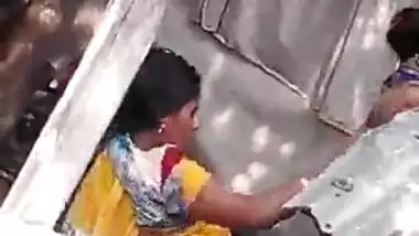 Neighbour bhabhi nude bath secretly captured