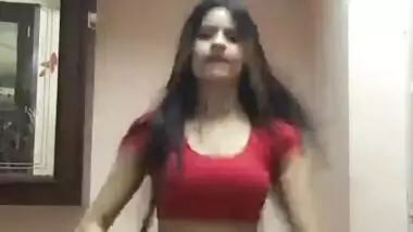 Actress lubnaamir hot navel and waist show
