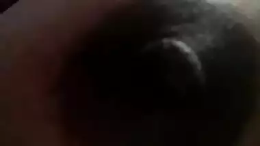 Desi aunty showing big boobs